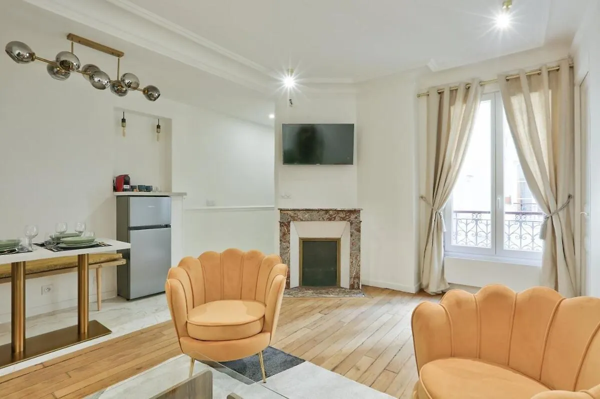 Charment Appartement Sacree Coeur Montmartre Paris